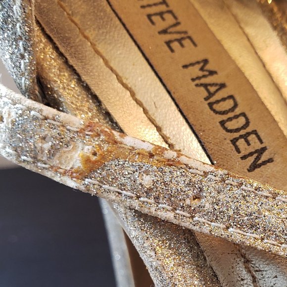 Steve Madden Gold Glitter Stiletto Heel - Picture 3 of 3
